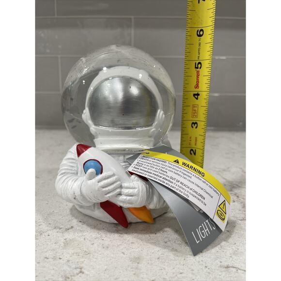 ASTRONAUT Light Up Snow Globe Silver Glitter Desk Accessory Paper Weight Space - Picture 9 of 10